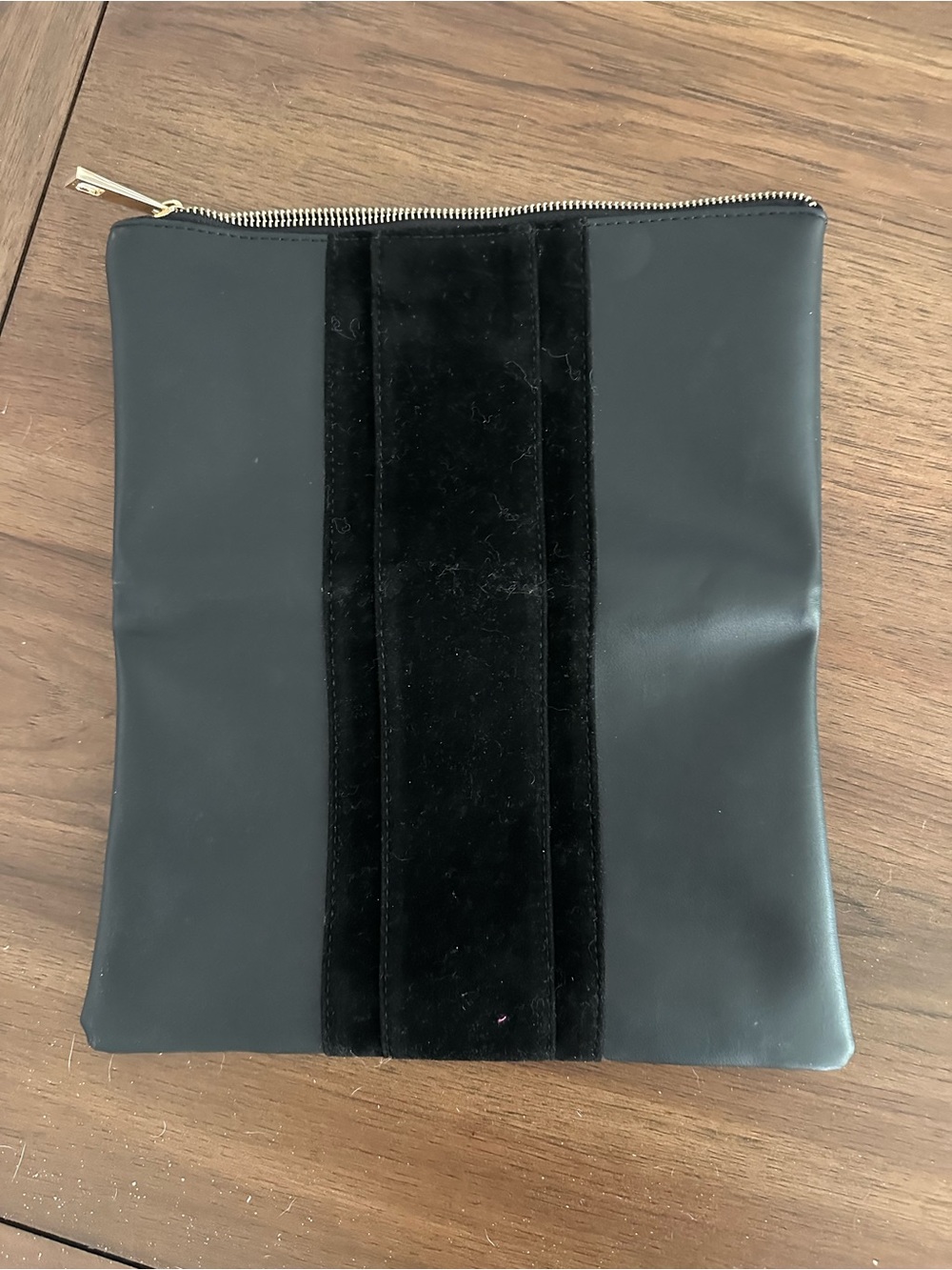 Summer & Rose Vegan Leather Black Foldover Interior Zip Clutch - Picture 2 of 4